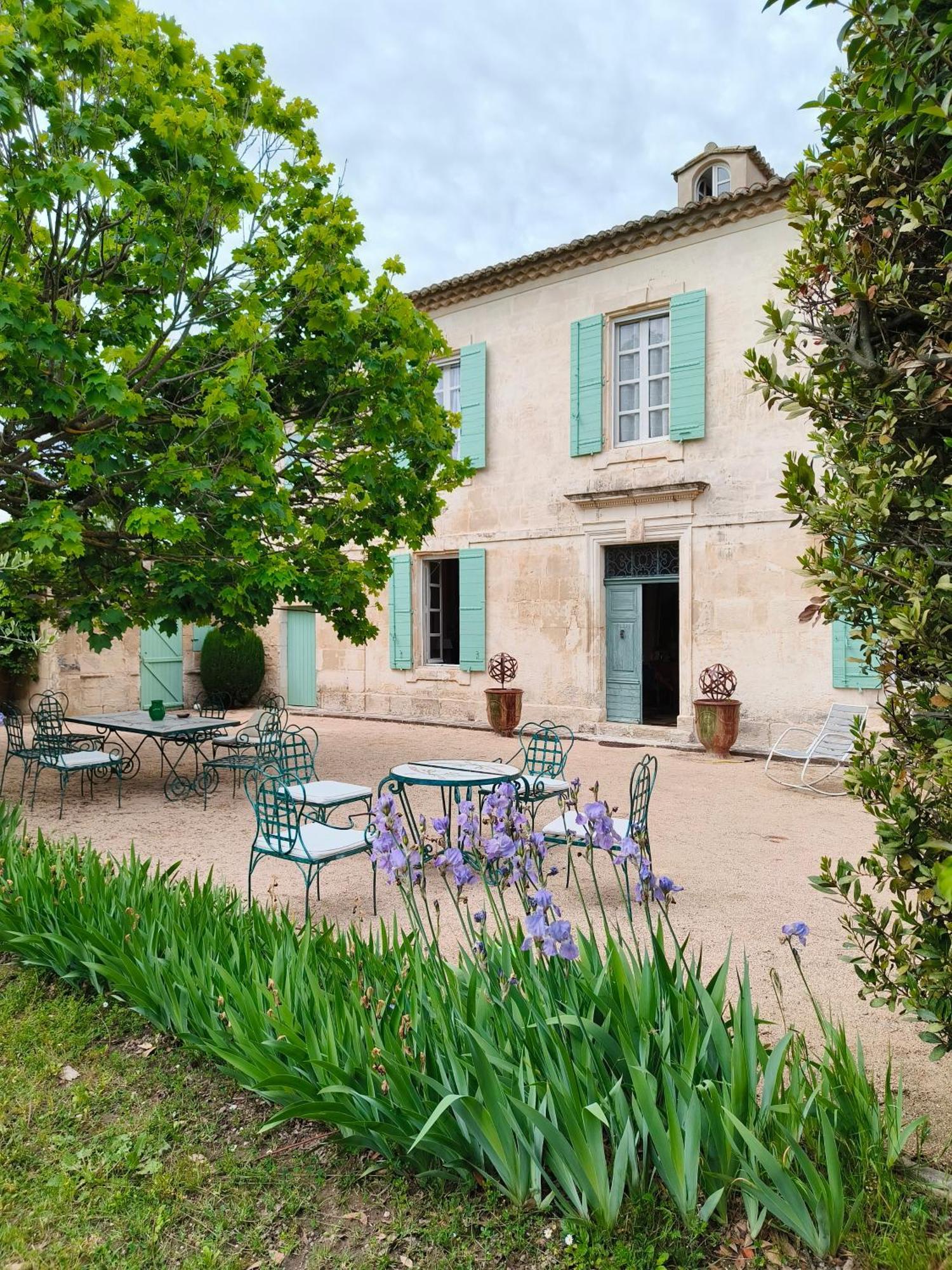 La Folie Mas Provencal Climatise Avec Piscine Bed & Breakfast *