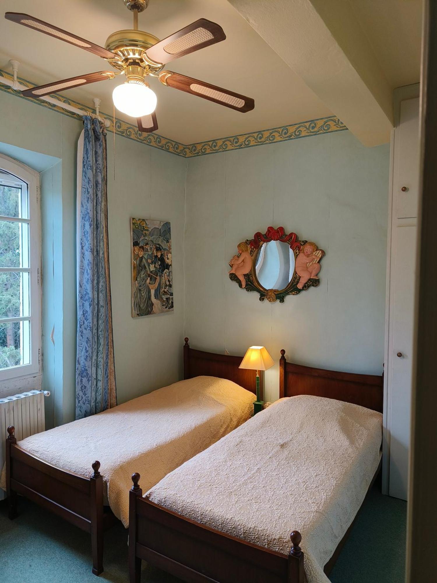 La Folie Mas Provencal Climatise Avec Piscine Bed & Breakfast